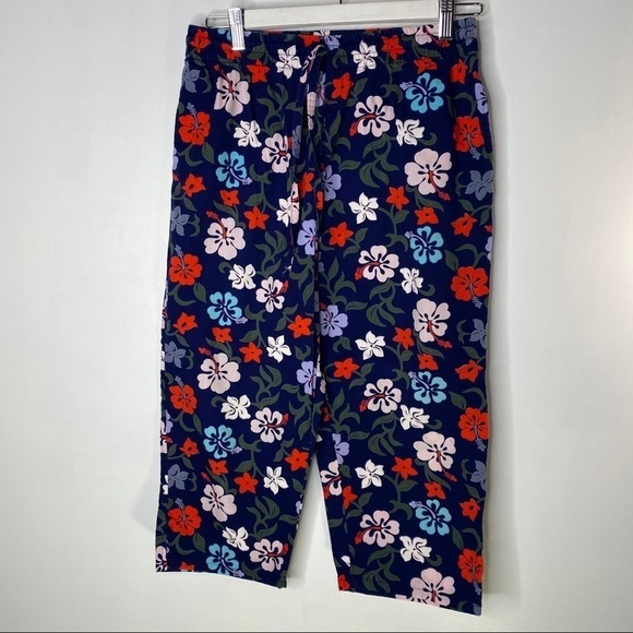 Hibiscus Print crisp cotton capris - Picture 8 of 8